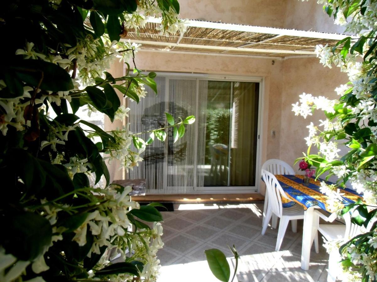15Mn De Cannes, Villa La Soleiade , 3Gites 2-4 Pers Type T2, Climatises, Piscine, Au Lac De Saint-Cassien Var モントルー エクステリア 写真