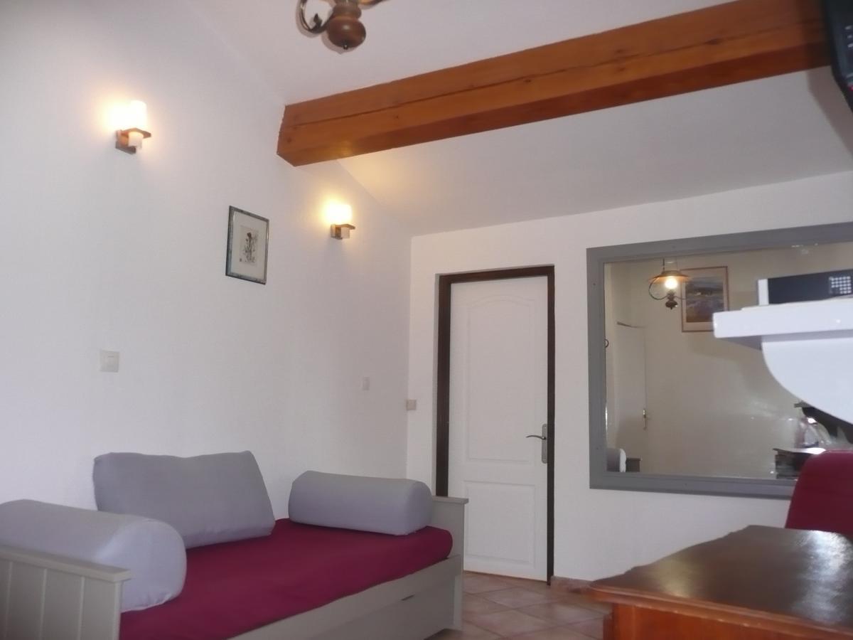 15Mn De Cannes, Villa La Soleiade , 3Gites 2-4 Pers Type T2, Climatises, Piscine, Au Lac De Saint-Cassien Var モントルー エクステリア 写真